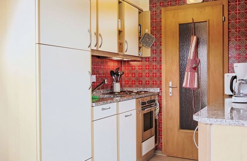 Sundlauenen Apartment | Cosy apartment for 4 guests with WIFI and patio