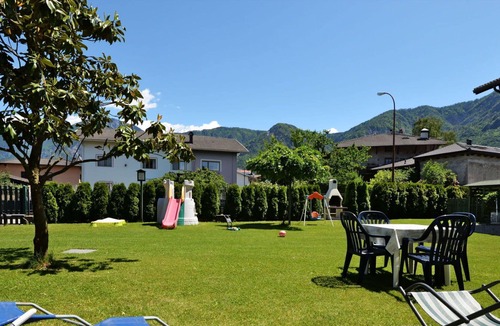 Caldonazzo Apartment | Cosy apartment for 6 people with WIFI, TV, patio, pets allowed and parking