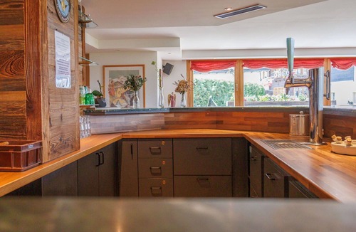Vercorin House | Cosy apartment in villa for 27 guests with hot tub, WIFI and patio
