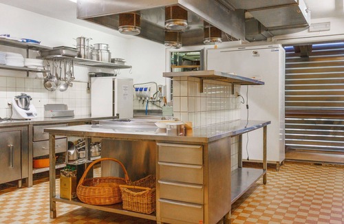 Vercorin House | Cosy apartment in villa for 27 guests with hot tub, WIFI and patio
