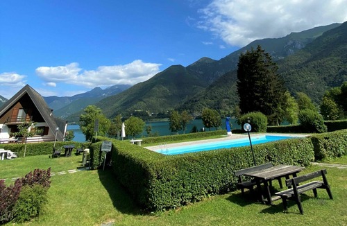 Molina di Ledro Apartment | Cosy apartment for 5 people with WIFI, pool, TV, balcony and pets allowed