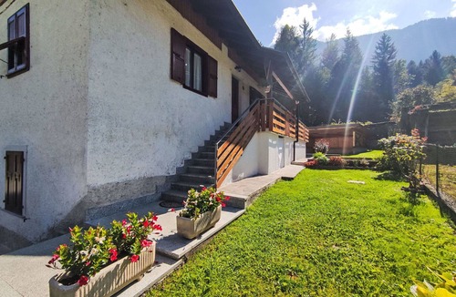 Ragoli Apartment | Cosy apartment for 6 people with WIFI, TV, patio, pets allowed and panoramic view