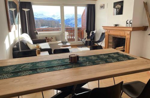 Lens Apartment | Cosy Rooftop Downtown Crans-Montana with Stunning View and Swimming Pool