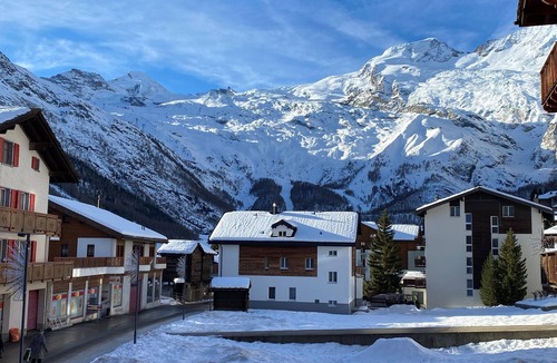 Saas-Fee Apartment | Cozy 2-Bedroom Apartment with Stunning Mountain Views in Saas-Fee