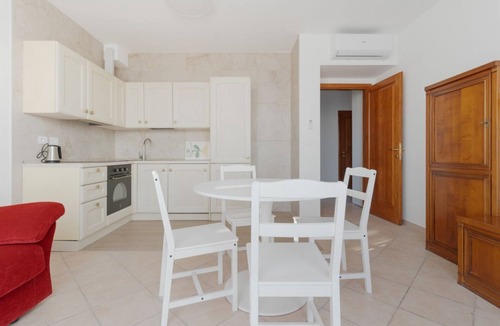 Bruzzano Apartment | Cozy 50m2 apartment, perfect for 4 people, located on the 5th floor of a building with lift just 500m from Parco Nord, the largest green area in Milan!At 500m there is the Bruzzano-Parco Nord stop of the S2/S4 suburban train which in just a few stops t