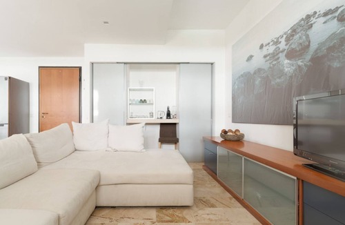 Milan Apartment | Cozy 70m2 apartment, ideal for 4 people, located on the first floor of a building with lift.The accommodation is located in the Terrazze area, a residential neighborhood in the south of Milan, characterized by the presence of numerous green areas.The pre