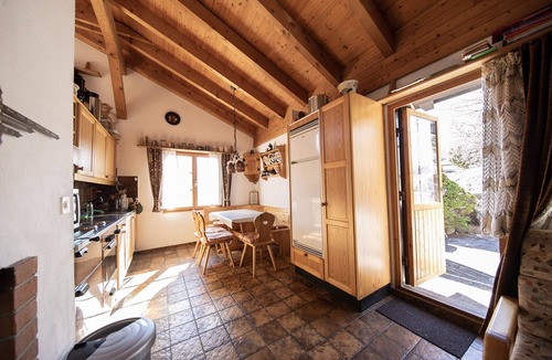 Albula-Alvra Ski Chalet | Cozy family chalet with fireplace