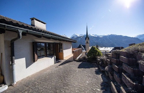 Albula-Alvra Ski Chalet | Cozy family chalet with fireplace