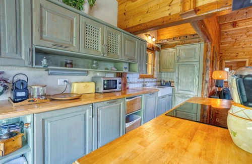 Chamoson Ski Chalet | Cozy mountain chalet with garden, games and panoramic views
