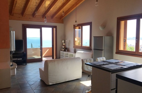 Pulciano Apartment | Cryss Attic - Large Penthouse with breathtaking Lake View