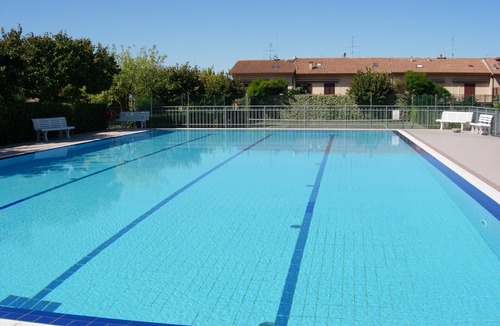 Pacengo Apartment | Da Elena Apartment, two-room apartment with private garden, complex with pool and tennis court