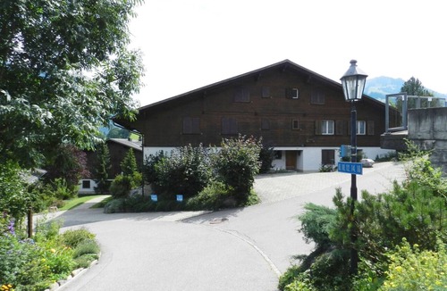 Zweisimmen Apartment | Diamant Appartement/Fewo, Dusche oder Bad, WC, 1 Schlafraum 2-Bettwohnung by Interhome