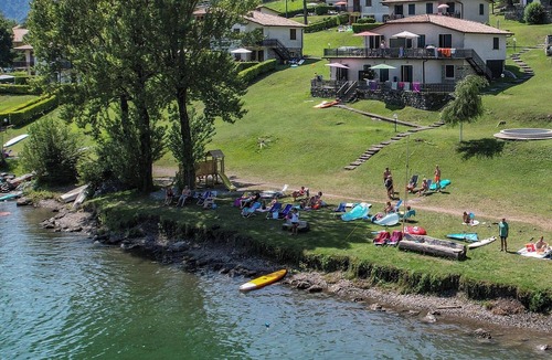 Idro Apartment | Direkt am See mit Terrasse und Zwei Schlafzimmern