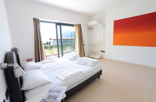 Val di Sogno Apartment | Dreizimmerwohnung mit Seeblick by Interhome