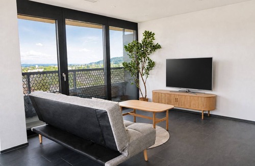 Uster District Condo | Dubai Skyline Apartment Zurich | 3 min. to the lake | 6 min. to Zurich Central Station