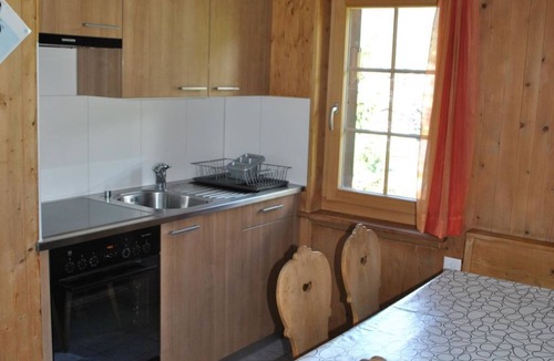 Klosters-Serneus Apartment | Egga Hus Appartement/Fewo, Dusche oder Bad, WC 3½-Zimmerwohnung by Interhome