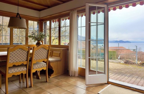 Leissigen House | Elegant Family Chalet with Lake & Mountain Views