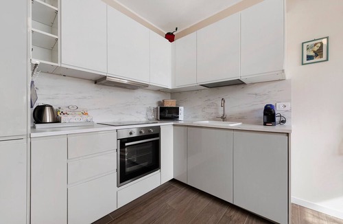 Paratico Apartment | ‘Elegant Lake Iseo’ Apartment with Lake & Mountain Views, Wi-Fi, Air Conditioning