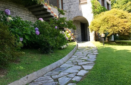 Lesa Villa | Elegant Lake-View Villa with Large Garden in CENTER LESA