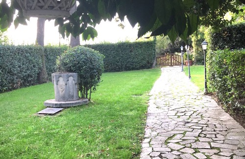 Zona III Marcigliana Villa | Elegant Roman Villa, Beautiful Gardens, Air-con, Pool, Bbq, Portion for 6 or 7