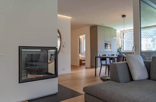 Arosa Apartment | Emsla Appartement/Fewo, Dusche und Badewanne, 6-Bettwohnung by Interhome