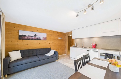 Saas Grund Apartment | Family-Friendly Apartment with Mountain Views