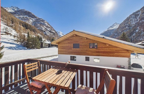 Randa Apartment | Family-Friendly Apartment w/Mountain Views