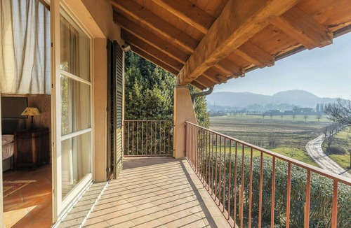 Sirone House | Farmhouse on working farm near Lake Como