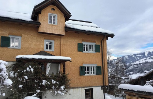 Surcasti Apartment | Ferienhaus Altes Pfarrhaus, Surcasti, (Surcasti), 15000B by Interhome