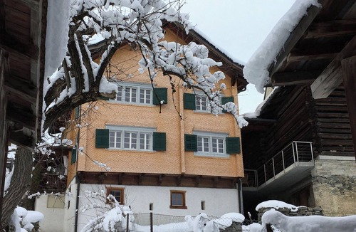 Surcasti Apartment | Ferienhaus Altes Pfarrhaus, Surcasti, (Surcasti), 15000B by Interhome