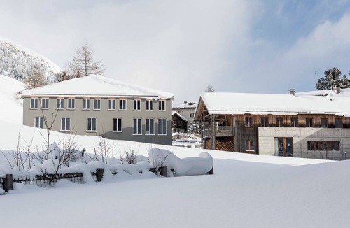 Nufenen Apartment | Ferienhaus Isla, (Nufenen), by Interhome