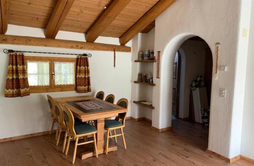 Tschierv Apartment | Ferienwohnung Jalet