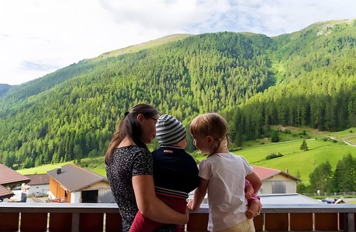 Laudes Apartment | Ferienwohnung „Schlinig“ mit Balkon und WLAN