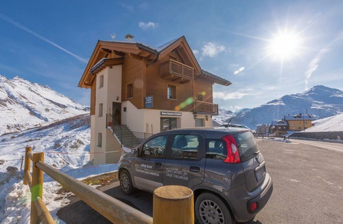Sant'Anna Apartment | Fiocco Di Neve Ski in- Ski out 10m, Livigno, Italy