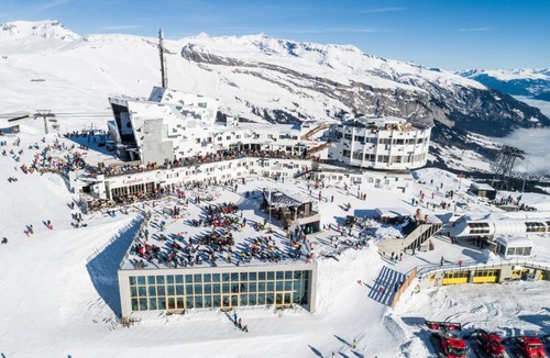 Falera Hostel | GALAAXY Mountain Hostel-Nur mit der Gondelbahn Erreichbar