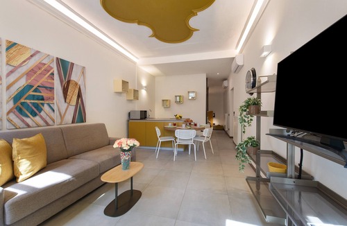 Gargnano Apartment | 'Gemhouse Ambra Garda Lake' Apartment 50 m from Lake, Wi-Fi and Air Conditioning