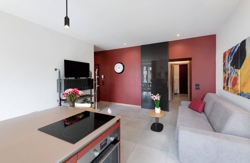 Gargnano Apartment | “Gemhouse Rubino” Apartment with Lake View, Wi-Fi, and Air Conditioning