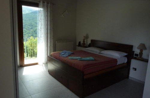 San Fedele Intelvi Bed & Breakfast | Giardino tra i laghi