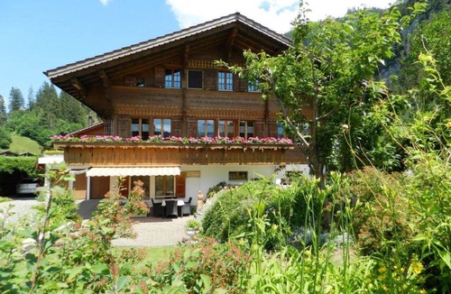Zweisimmen Apartment | Giferblick Appartement/Fewo, Dusche oder Bad, WC 3-Bettwohnung by Interhome