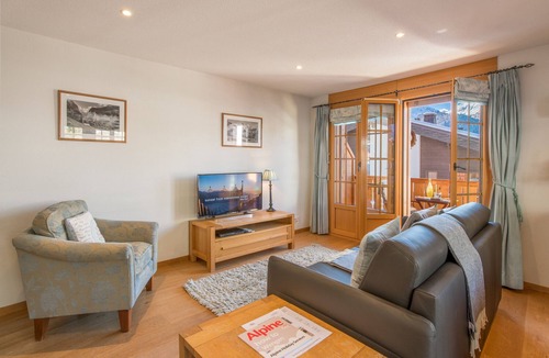 Wengen Apartment | Grathoren - Waldbort (car limited village)