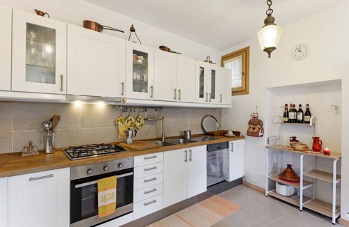 Cernobbio Apartment | GuestHost - Charming and bright flat for 5 people in Cernobbio, in the hamlet of Rovenna, on the way up to mount Bisbino.The apartment, furnished with vintage and modern furniture, comes with private parking and enjoyable outdoor spaces, like the pergola