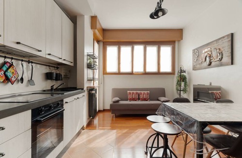 Fiera Apartment | GuestHost - Comfortable 60m2 apartment, ideal for 4, on the 4th floor of a building with lift (steps to reach it). Located in Fiera Milano City between Portello and CityLife, a historic exhibition area now transformed into the Allianz MiCo convention cen