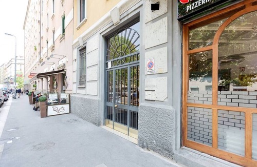 Calvairate Apartment | GuestHost - Cosy and modern studio of about 40 square meters, ideal for two people, located on the 5th floor of a building with a lift (not suitable for disabled people). The property is located in the heart of Viale Umbria, between Porta Romana and Calv