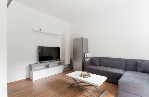 Quartiere Mazzini Apartment | GuestHost - Cozy 55 sqm apartment, perfect for 3 people, located on the second floor of a building with an elevator (NOT accessible to disabled guests).The property is located in the Corvetto neighborhood, in a quiet residential area just steps from Vett