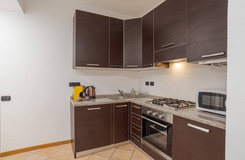 Ossuccio Apartment | GuestHost - Cozy 60m2 apartment, perfect for two people, located on the 1st floor of a building with lift.The property is located on the road that connects Como and Menaggio, a few steps from the town center and just 300 meters from the Ossuccio lido, a
