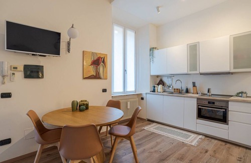 Cernobbio Apartment | GuestHost - Elegant and cozy apartment of 50 sqm, able to accommodate up to 2 people, located on the ground floor of a renovated courtyard building.The property boasts a central location a few steps from Villa Erba, home of congresses, fairs and events.C