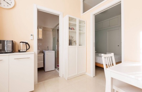 Turro Apartment | GuestHost - Nice apartment of 44 sqm, located on the mezzanine floor of a building WITHOUT elevator, able to accommodate up to 2 people! The accommodation is located in a strategic position equipped with the main services: restaurants, bars, supermarkets