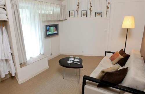 Les Posses-sur-Bex Hotel | Hôtel Restaurant Le Saint-Christophe
