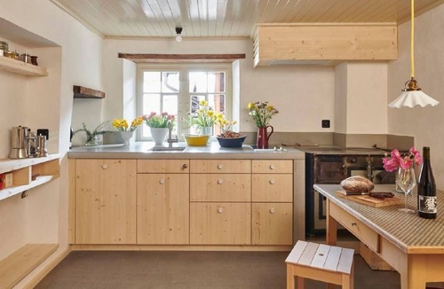 Jenaz House | Haus am Platz - Stiftung Ferien im Baudenkmal by Interhome