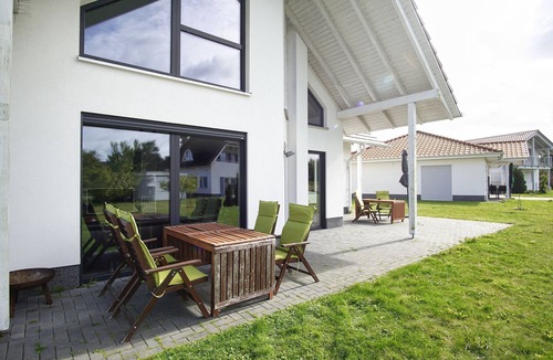 Trent House | Haus in Idyllischer Lage mit Sauna, Terrasse und Garten - Villa Mondlicht